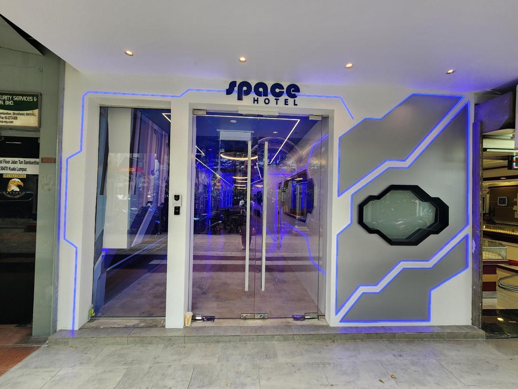 Capsule hotel Space Kl Sentral