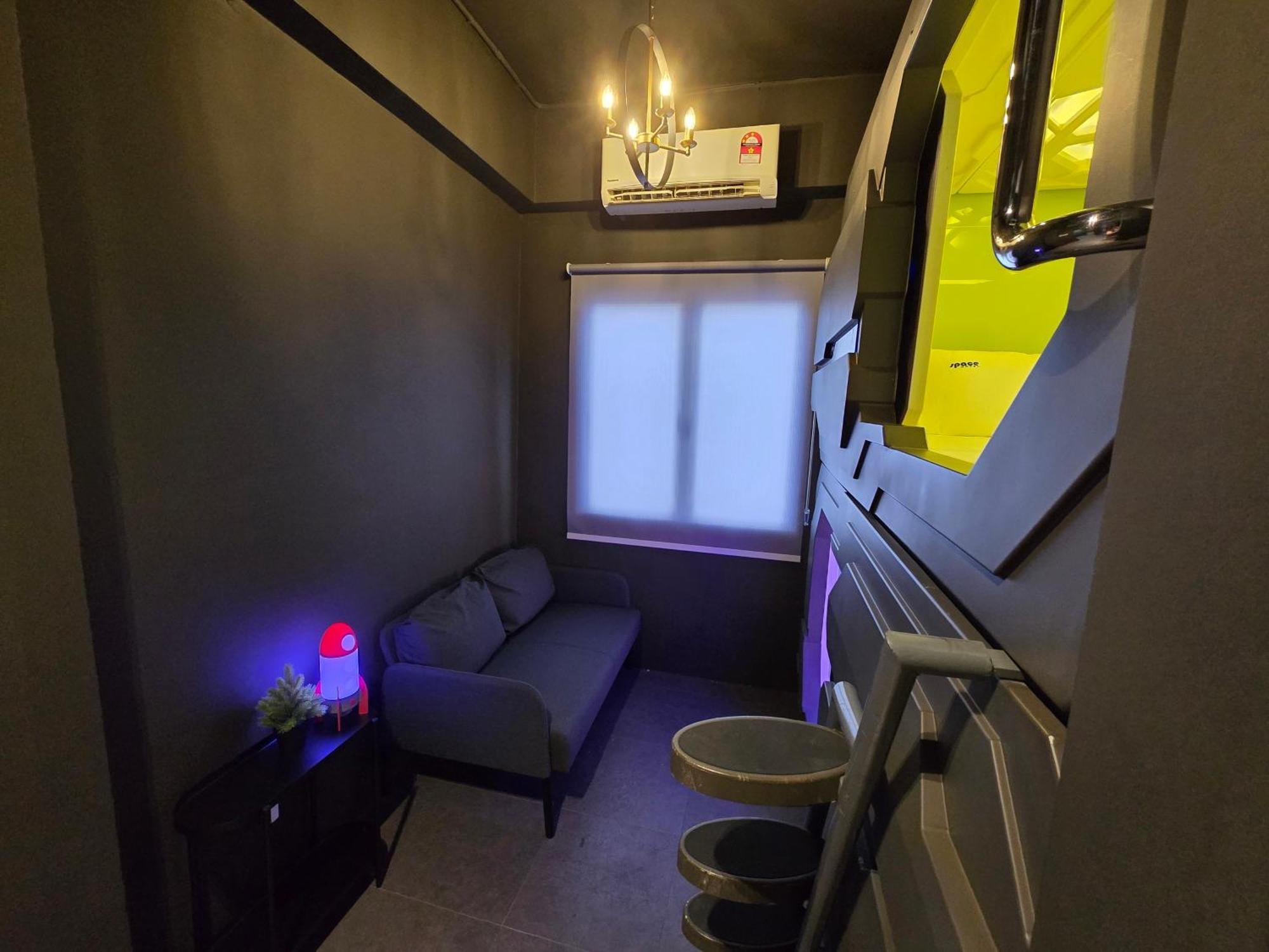 Space Kl Sentral Capsule hotel *